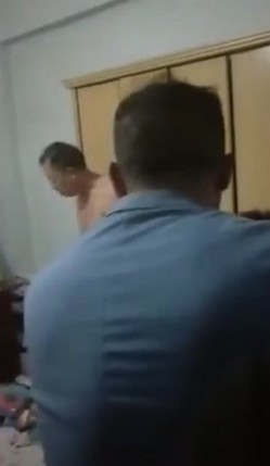 最新门事件不是什么女人都能睡的偷大哥的女人抓包被暴打后脱光光拍视频做网红 截图14