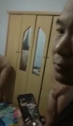 最新门事件不是什么女人都能睡的偷大哥的女人抓包被暴打后脱光光拍视频做网红 截图16