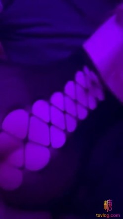 极品颜值魔鬼身材抖音网红金伊娜 情趣连体丝袜被土豪后入娇吟连连 抖音评论区都炸锅了 截图10