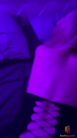极品颜值魔鬼身材抖音网红金伊娜 情趣连体丝袜被土豪后入娇吟连连 抖音评论区都炸锅了 截图15