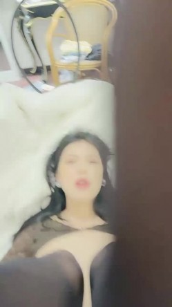 极品车模下海！在床上超级骚特殊视角无套爆操骚穴精液内射 截图12