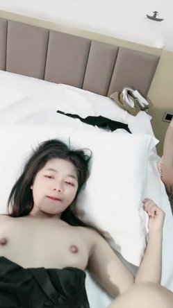 【倾国倾城】超骚巨乳少妇多人群交各种类型美女强制猛插白浆直流 截图10
