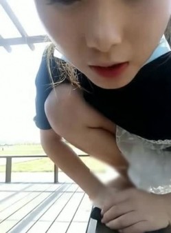 大奶子主播约土豪粉丝到游乐激情做爱玩单子野太大了 截图8