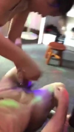 爆乳熟女 · 惠子阿姨 · 疫情过后一起双飞，疯狂的舌头夺掠，乳交敲打肉棒，大肥比做爱 爽！ 截图13