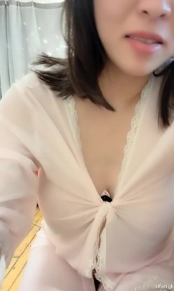 今天晚上我等你 ，8个月孕妇，快临产了老公也要操操，激情啪啪，内射啦天呐，干累了自己喝母乳！ 截图12