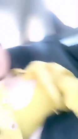 颜值不错妹子九儿高速路车内自慰 边开车边用按摩器震动逼逼头部插入呻吟 截图13