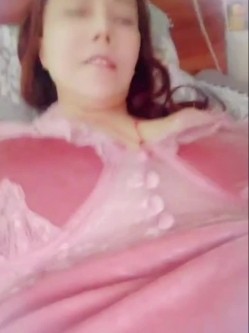 骚货老阿姨，这是多么爱吃鸡巴  每天都要吃，扭扭舞，再和老王一起做爱 截图4
