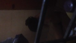 某高校女宿舍窗外偷拍好几个女学生洗澡,学校真抠门舍不得给女生宿舍装窗帘 截图15