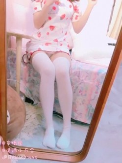 清纯反差双马尾LO萌妹『妄摄娘』福利私拍 在外是同学老师眼中的乖乖女，在私下是哥哥的鸡巴套子！ 截图2