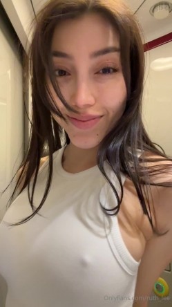 【口交控狂喜】极品高颜值爆炸身材阿黑颜口交皇后「Ruthy」OF露脸私拍 颜值即正义！素颜即巅峰！ 截图2