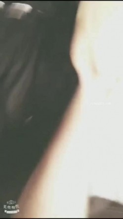 “鸡巴好硬~我要来高潮了”对话超淫荡，顶级骚母狗大奶妖媚【雪儿】群福利，户外车震3P淫声浪语骚得离谱 截图3