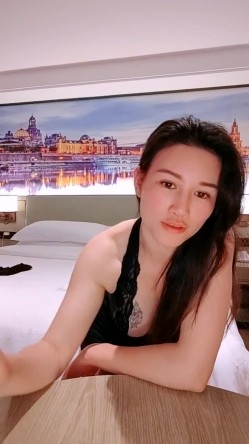 推荐！极品御姐~滴滴女司机~【微微落幕】勾搭乘客~啪啪~网约车艳遇，骚货床上浪荡至极，刺激 截图12