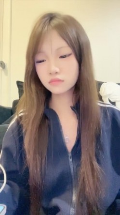 一线天粉屄精神小妹【梨花诗】下海福利，道具自慰，水狂喷 截图7