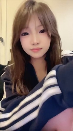 一线天粉屄精神小妹【梨花诗】下海福利，道具自慰，水狂喷 截图8
