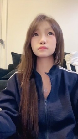 一线天粉屄精神小妹【梨花诗】下海福利，道具自慰，水狂喷 截图15
