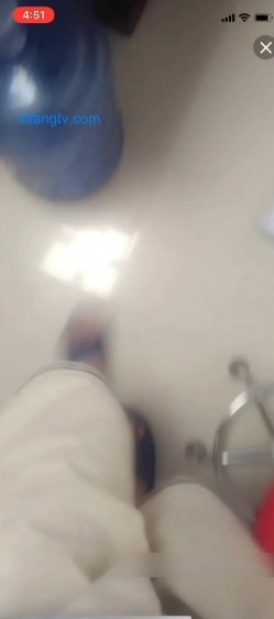 坑爹的男按摩师偷拍私处保健直播男医生前戏做的不够到位客人不愿意不让扣了真是太尴尬了 截图7