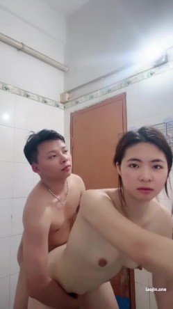 真实良家小情侣，【善良的小姨子】，轻熟小少妇，家中无套啪啪，上下两个洞就没有休息的时候 截图15