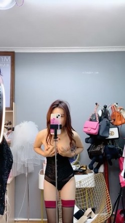 自称是腿模的极品女人！【170CM丰满的大长腿-超甜美高挑御姐】真有女人味，黑丝美腿儿是真的是笔直又好看，妩媚到极点 截图3
