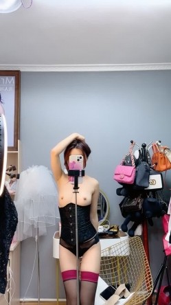 自称是腿模的极品女人！【170CM丰满的大长腿-超甜美高挑御姐】真有女人味，黑丝美腿儿是真的是笔直又好看，妩媚到极点 截图7