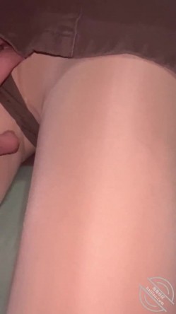 ️淫妻绿帽大神【家有娇妻】，看着老婆在我们婚房床上被前男友操，居然还让我给他们舔交处! 截图5