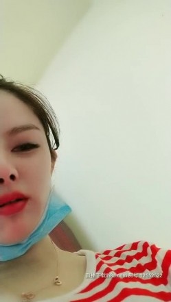 小区人妻的最爱，【真实良家胸部保养全程偷拍】，神似关之琳的按摩妹子，两个少妇上门，都露脸，带给你偷窥的快感 截图7