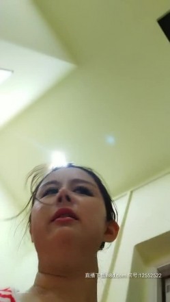 小区人妻的最爱，【真实良家胸部保养全程偷拍】，神似关之琳的按摩妹子，两个少妇上门，都露脸，带给你偷窥的快感 截图13