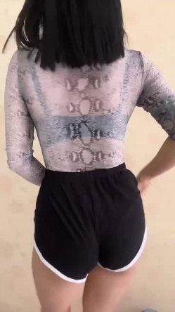 快手颜值少妇【媛猫儿】极品御姐榨精小鲜肉，好身材大长腿，足交圣体，逼肥奶圆 截图1
