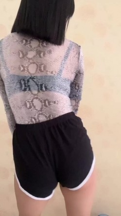 快手颜值少妇【媛猫儿】极品御姐榨精小鲜肉，好身材大长腿，足交圣体，逼肥奶圆 截图2