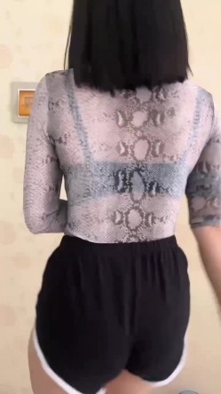 快手颜值少妇【媛猫儿】极品御姐榨精小鲜肉，好身材大长腿，足交圣体，逼肥奶圆 截图13