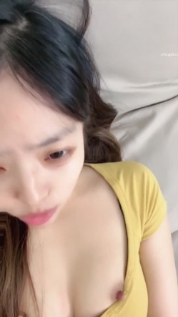 清纯女大【男模来我家】被猥琐男无套啪啪~颜射~口爆~内射~刺激 截图11