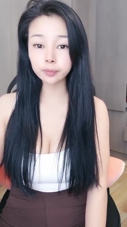 极品美少妇，【唯美包子】，明星脸高颜值，这对大奶子实在让人流口水，还给大家来上一段芭蕾舞 截图9