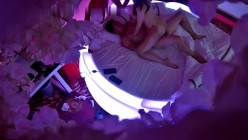安防酒店摄像头偷拍 ️情趣圆床垃圾男暴殄天物和这么极品的美女做爱竟然分心手机 截图7
