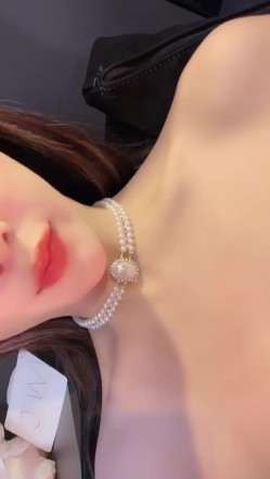 顶级名媛女神下海 薇可儿 大长美腿蜜桃臀和极品名器一线天馒头穴 完美尤物 截图4