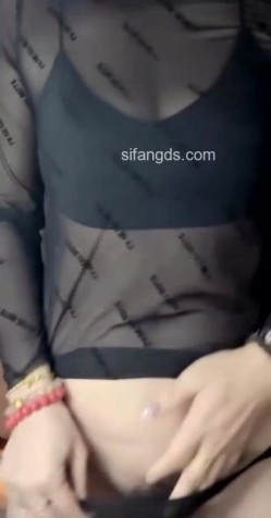 抖音极品熟女【蓝姐姐】隔壁精致的阿姨，道具自慰，大尺度掰逼展示，喜欢靓熟女的不可错过 截图10