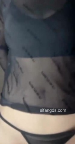 抖音极品熟女【蓝姐姐】隔壁精致的阿姨，道具自慰，大尺度掰逼展示，喜欢靓熟女的不可错过 截图11