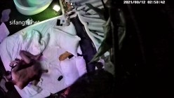 【精品360】爆操情趣内衣黑丝袜 JK学生制服 暴力后入操 截图8