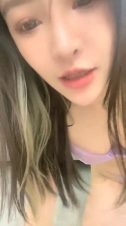 新女神下海！超美网红脸~【雪花糕】高跟丝袜~道具自慰！圆润翘臀撅起来，小逼逼真是漂亮 截图8