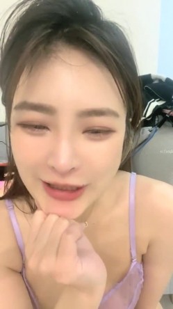 新女神下海！超美网红脸~【雪花糕】高跟丝袜~道具自慰！圆润翘臀撅起来，小逼逼真是漂亮 截图12