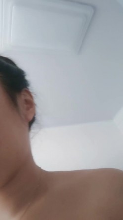 良家小少妇被大哥调教的真心不错，温柔的舔弄大鸡巴给狼友看，激情上位喂大哥吃奶子，无套爆草抽插内射中出 截图14