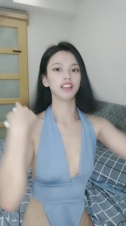 外表英气苗条小姐姐！收费房操逼！灵活小舌头舔屌，扛起双腿爆插，搞完道具假屌自慰 截图10