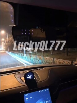 【极品女神 ️高端性爱】天府女神『LuckyQL77』土豪专属美女 群P淫乱性趴 前怼后操内射 截图2