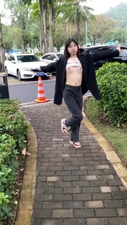 【母狗欢欢（mugohuanhuan）】合集，户外露出，群P，母狗调教 截图1