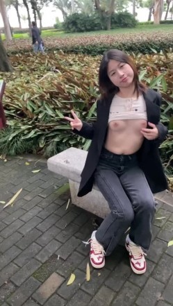 【母狗欢欢（mugohuanhuan）】合集，户外露出，群P，母狗调教 截图16