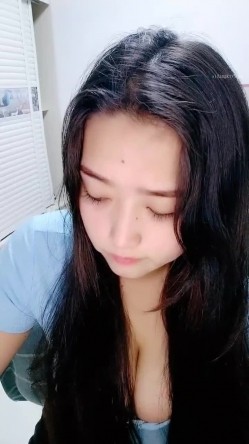 新人，甜美安徽小美女，第一炮就这么不同凡响，【可爱的小妮妮】，男友约个单男来3P，刮毛白虎粉穴遭 截图6