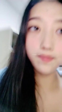 新人，甜美安徽小美女，第一炮就这么不同凡响，【可爱的小妮妮】，男友约个单男来3P，刮毛白虎粉穴遭 截图16