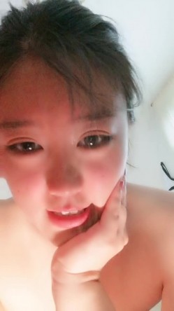 极品淫娃小荡妇，全程露脸性感火辣艳舞，情趣丝袜装，揉奶玩逼淫声荡语道具抽插骚穴，精彩不要错过好刺激 截图7