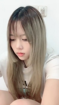 超级漂亮【欣少】刚下海就被无套啪啪~都操出浆啦 截图3