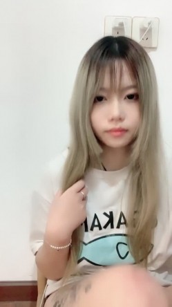 超级漂亮【欣少】刚下海就被无套啪啪~都操出浆啦 截图4