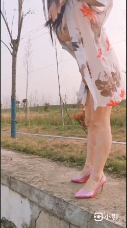 万人求购，推特反差婊，顶级绿帽骚妻【嫂子爱露出】一女战多男，群P大乱交，捆绑调教野战 截图10