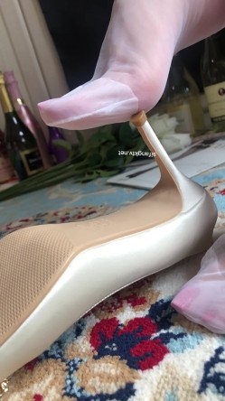 推特 微博 顶级美腿甜美女【Chloe霏霏】粉丝40万与金主无套内射 截图7